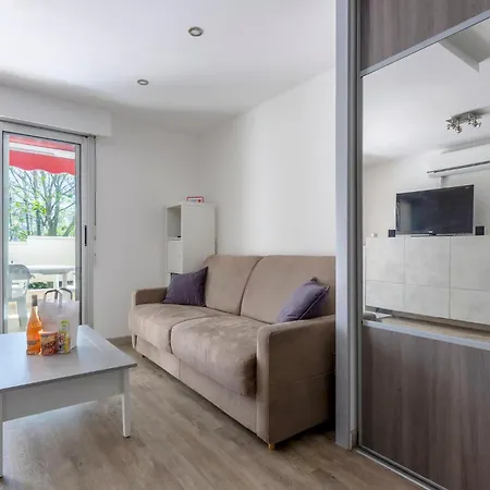 Lägenhet Grand Climatise A La Avec Garage Prive *