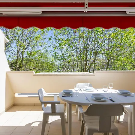 Grand Climatise A La Avec Garage Prive *